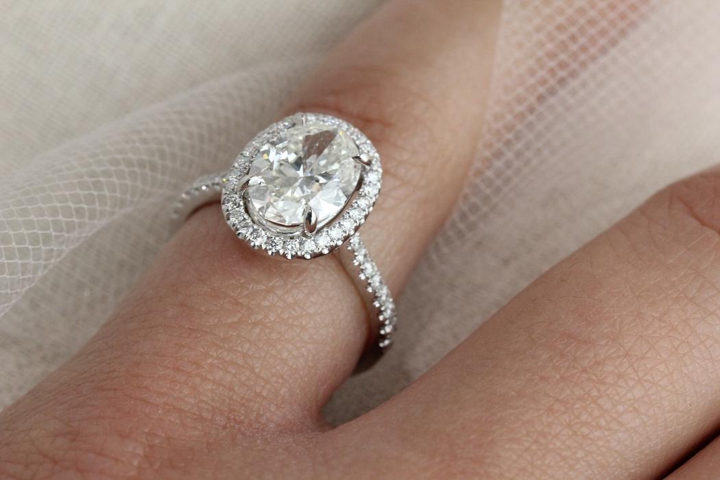 oval engagement rings with halo