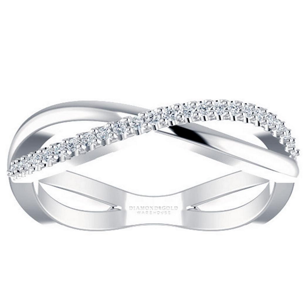 Infinity Diamond and Emerald Wedding Ring Band in Platinum
